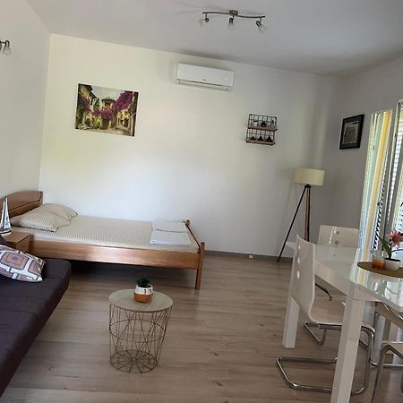 Apartman Iskra Bijela Dış mekan fotoğraf